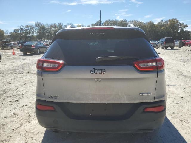 1C4PJLCB8JD511119 Jeep Cherokee Latitude