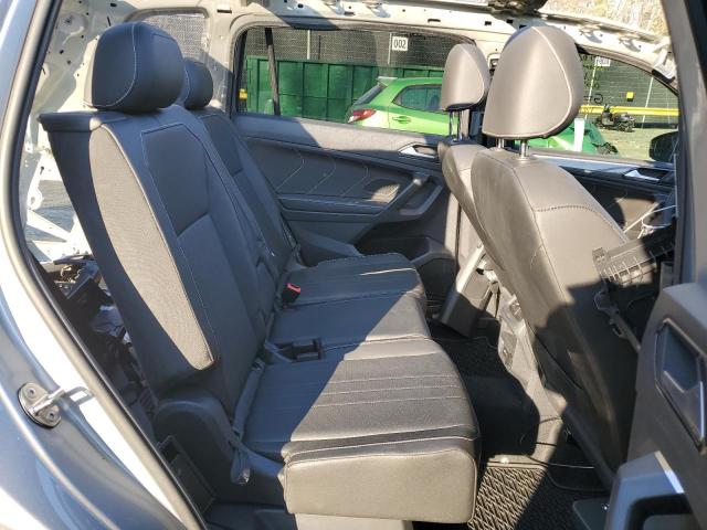 3VVCB7AX8NM011135 Volkswagen Tiguan Se R-line Black
