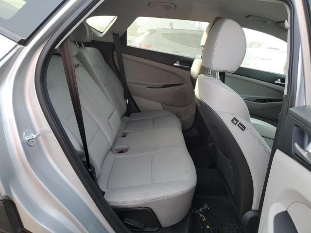 KM8J2CA46MU393935 Hyundai TUCSON SE