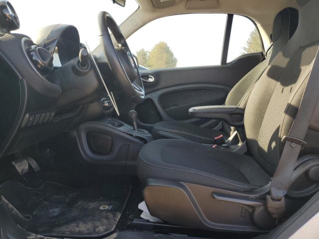WMEFJ9BA8HK235815 Smart Fortwo