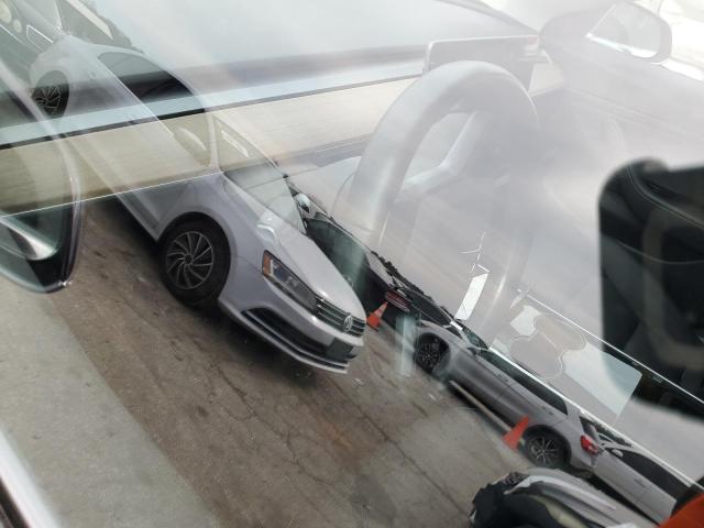 5YJ3E1EA8JF032820 Tesla MODEL 3