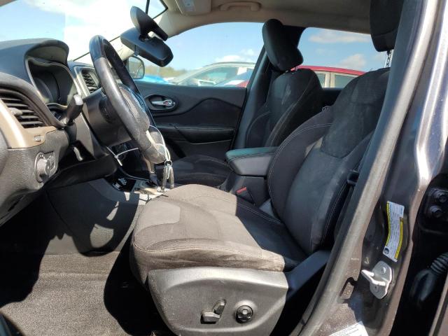 1C4PJLCS6GW126221 Jeep Cherokee Latitude