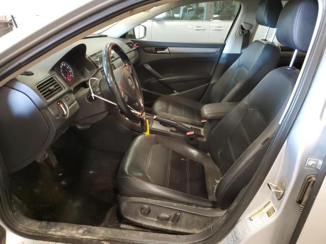 1VWBV7A38FC084620 Volkswagen PASSAT SE