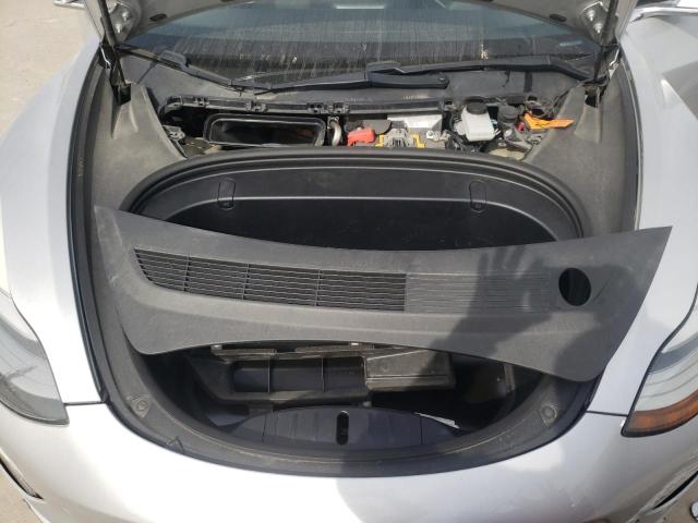 5YJ3E1EA8JF098879 Tesla MODEL 3