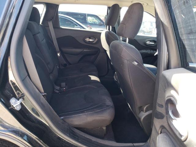 1C4PJMCS8GW354758 Jeep Cherokee Latitude