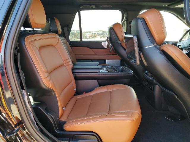 5LMJJ2LT8KEL22547 Lincoln Navigator