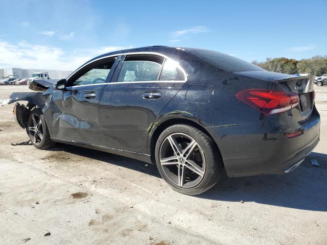 WDD3G4EB0KW035797 Mercedes-Benz A 220