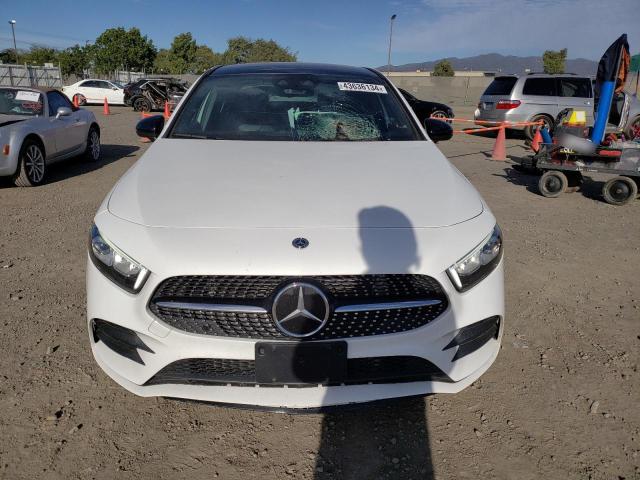 WDD3G4EB5KW012306 Mercedes-Benz A 220