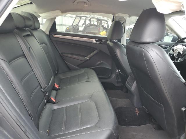 1VWDT7A36HC053366 Volkswagen Passat R-line