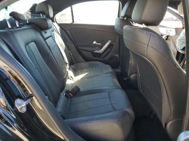 WDD3G4EB0KW035797 Mercedes-Benz A 220