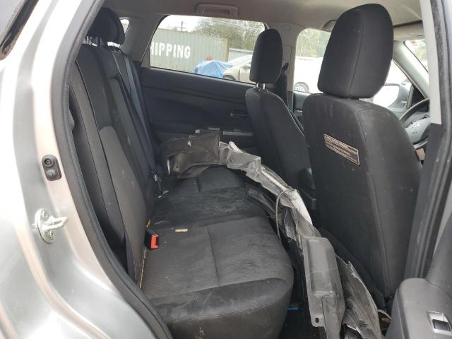 JA4AP3AU5JU023989 Mitsubishi Outlander Sport Es