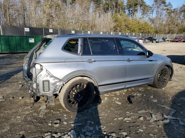 3VVCB7AX8NM011135 Volkswagen Tiguan Se R-line Black