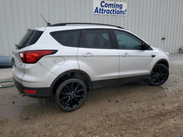 1FMCU0GD8KUC52354 Ford ESCAPE SE