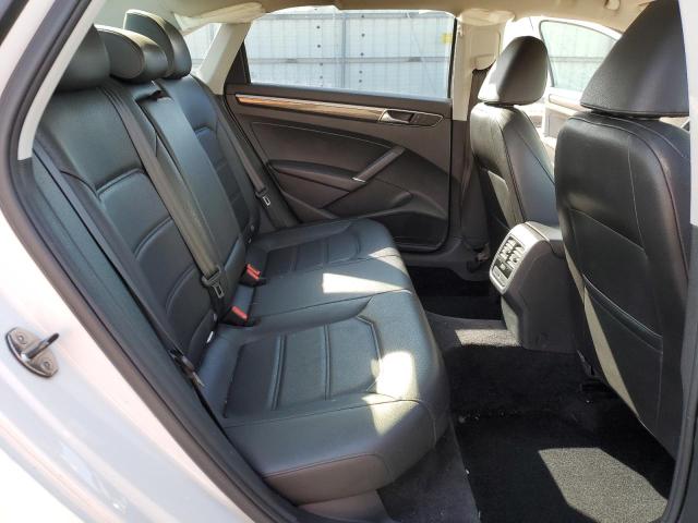 1VWBT7A38HC037080 Volkswagen PASSAT SE