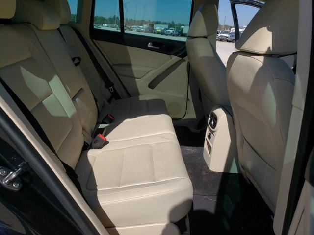 WVGRV7AXXHW501009 Volkswagen Tiguan Wolfsburg