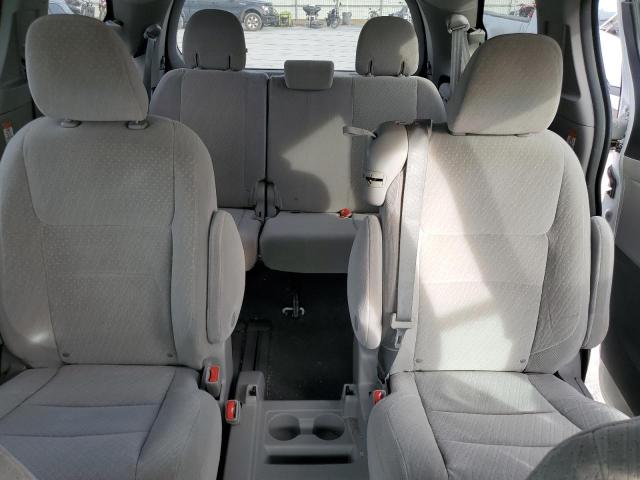 5TDKZ3DC8KS997205 Toyota SIENNA LE