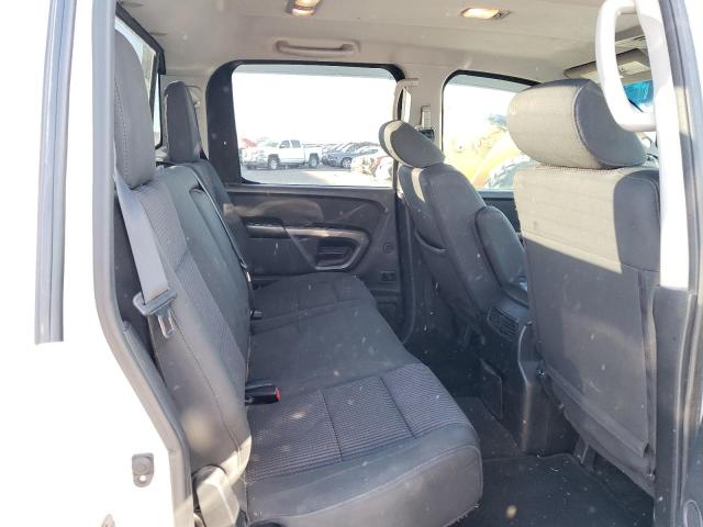 1N6BA0EC9FN511630 Nissan TITAN S
