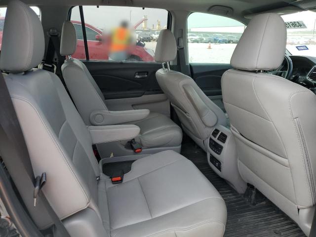 5FNYF5H6XKB000793 Honda Pilot Touring