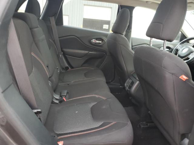 1C4PJMCBXGW301057 Jeep Cherokee Latitude