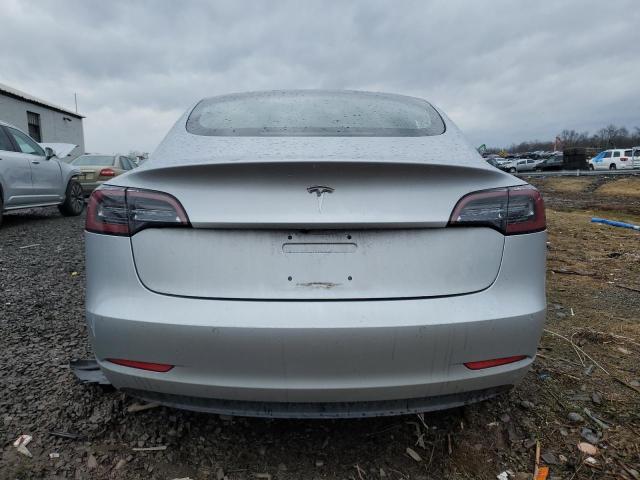 5YJ3E1EB1JF121377 Tesla MODEL 3