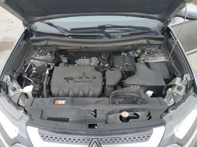 JA4AD3A32KZ027096 Mitsubishi Outlander Se