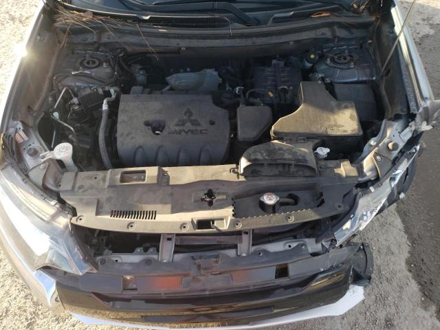 JA4AD2A37HZ062929 Mitsubishi Outlander Es