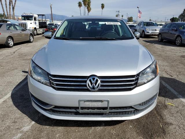 1VWAT7A35FC049986 Volkswagen PASSAT S