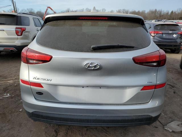 KM8J2CA46MU393935 Hyundai TUCSON SE
