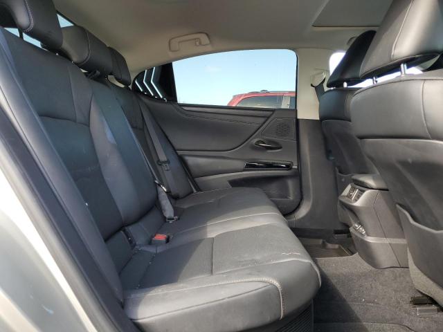 58ADA1C18NU019943 Lexus Es 300h Base