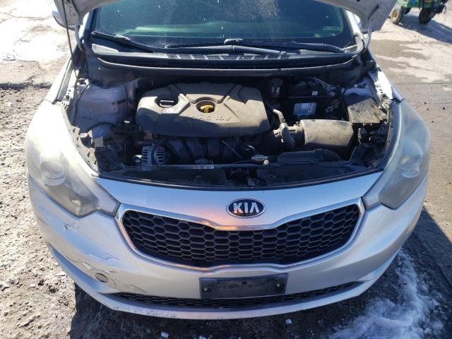KNAFX4A62E5229299 KIA FORTE LX