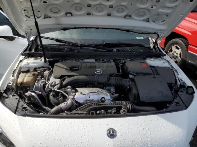 WDD3G4EB2KW019570 Mercedes-Benz A 220