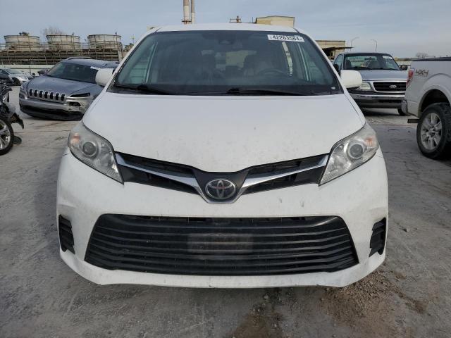5TDKZ3DC8KS997205 Toyota SIENNA LE