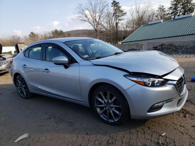 3MZBN1V39JM214676 Mazda 3 TOURING
