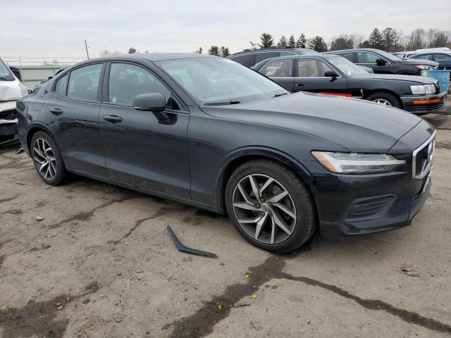 7JR102FK9KG011910 Volvo S60 T5 Momentum
