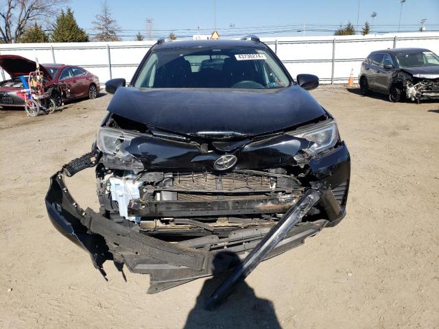2T3BFREV7GW452565 Toyota RAV4 LE