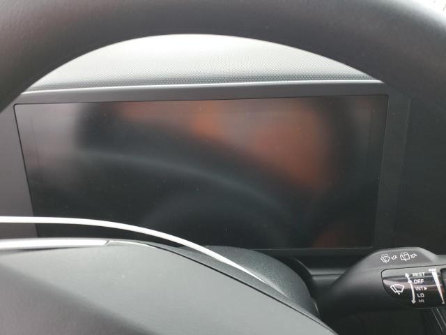 KNDCP3LE1P5096588 KIA NIRO LX