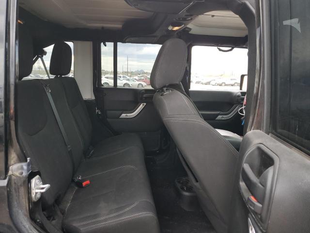 1C4BJWEG9JL900040 Jeep Wrangler Unlimited Sahara