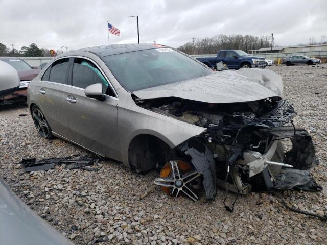 WDD3G4EB6KW003128 Mercedes-Benz A 220