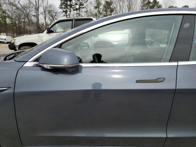5YJ3E1EA8JF032820 Tesla MODEL 3