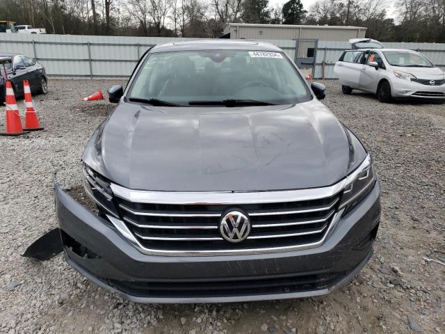 1VWSA7A35MC015618 Volkswagen PASSAT SE