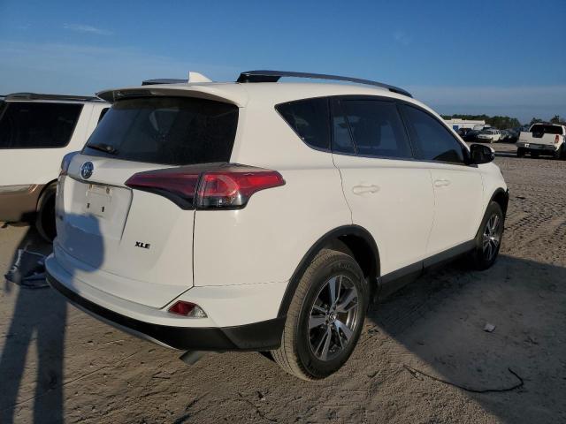 Toyota Rav4 Xle 2017 JTMWFREV4HD101404 Image 3