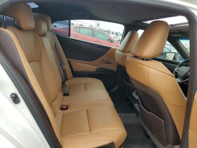 58AC21B16LU010326 Lexus Es 300h Base