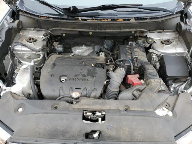 JA4AP3AU5JU023989 Mitsubishi Outlander Sport Es
