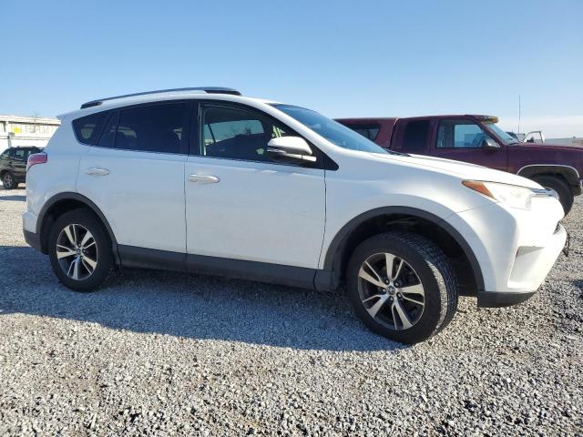 JTMRFREV8GJ080599 Toyota Rav4 Xle