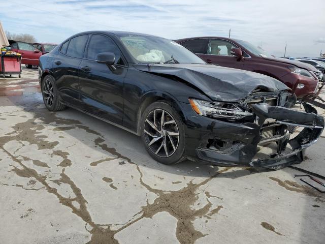 7JR102FK6KG016885 Volvo S60 T5 Momentum