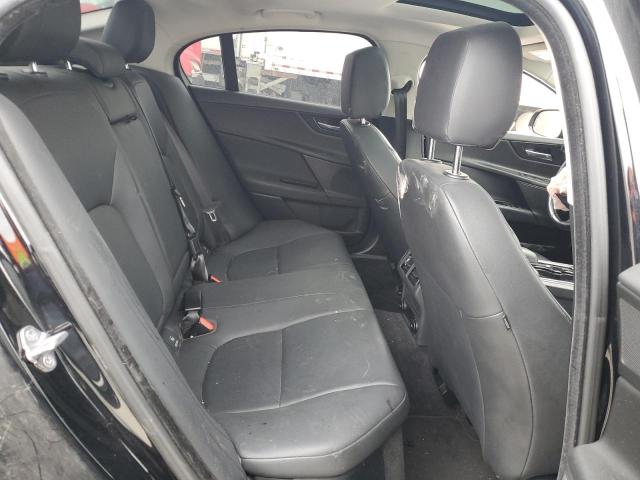 SAJAJ4BV5HCP15076 Jaguar XE PREMIUM