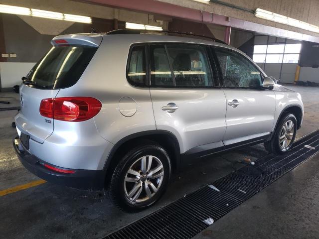 WVGAV7AX0HW511352 Volkswagen TIGUAN S