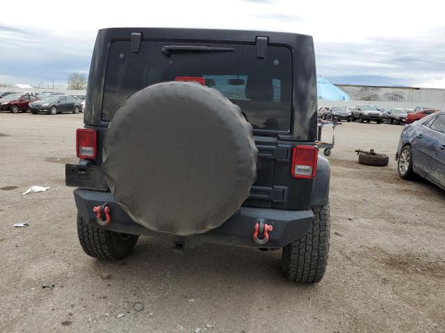 1C4BJWEG9JL900040 Jeep Wrangler Unlimited Sahara