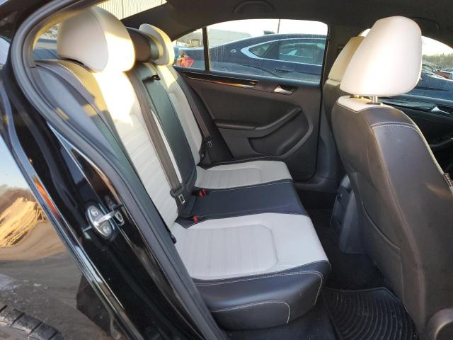 3VWD17AJ3FM338428 Volkswagen JETTA SE