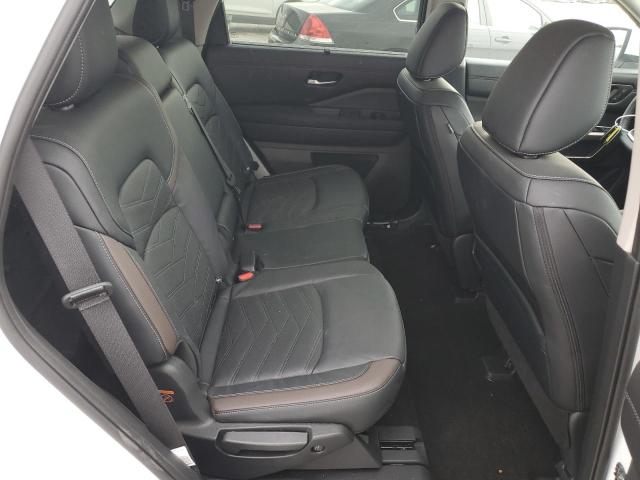 5N1DR3DJ8RC200000 Nissan Pathfinder Platinum